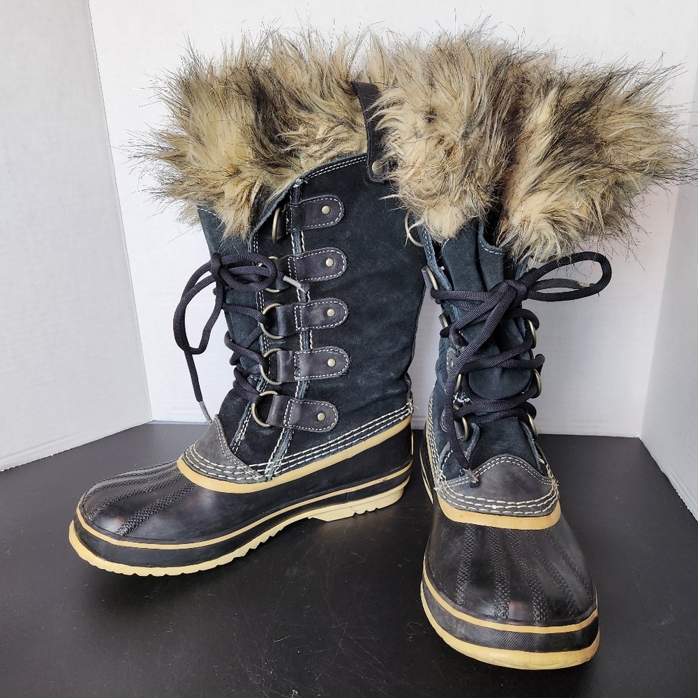 Sorel Joan of Artic Boot - winter boot cold weather snow boot - Size 7